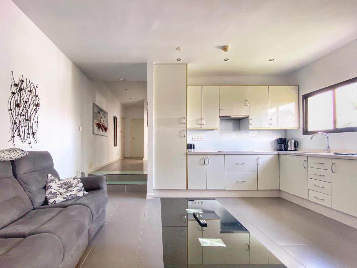 1 Bed Los Cristianos Near The Bus Station Arona  Zewnętrze zdjęcie