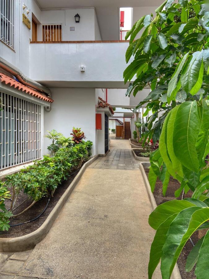 1 Bed Los Cristianos Near The Bus Station Arona  Zewnętrze zdjęcie