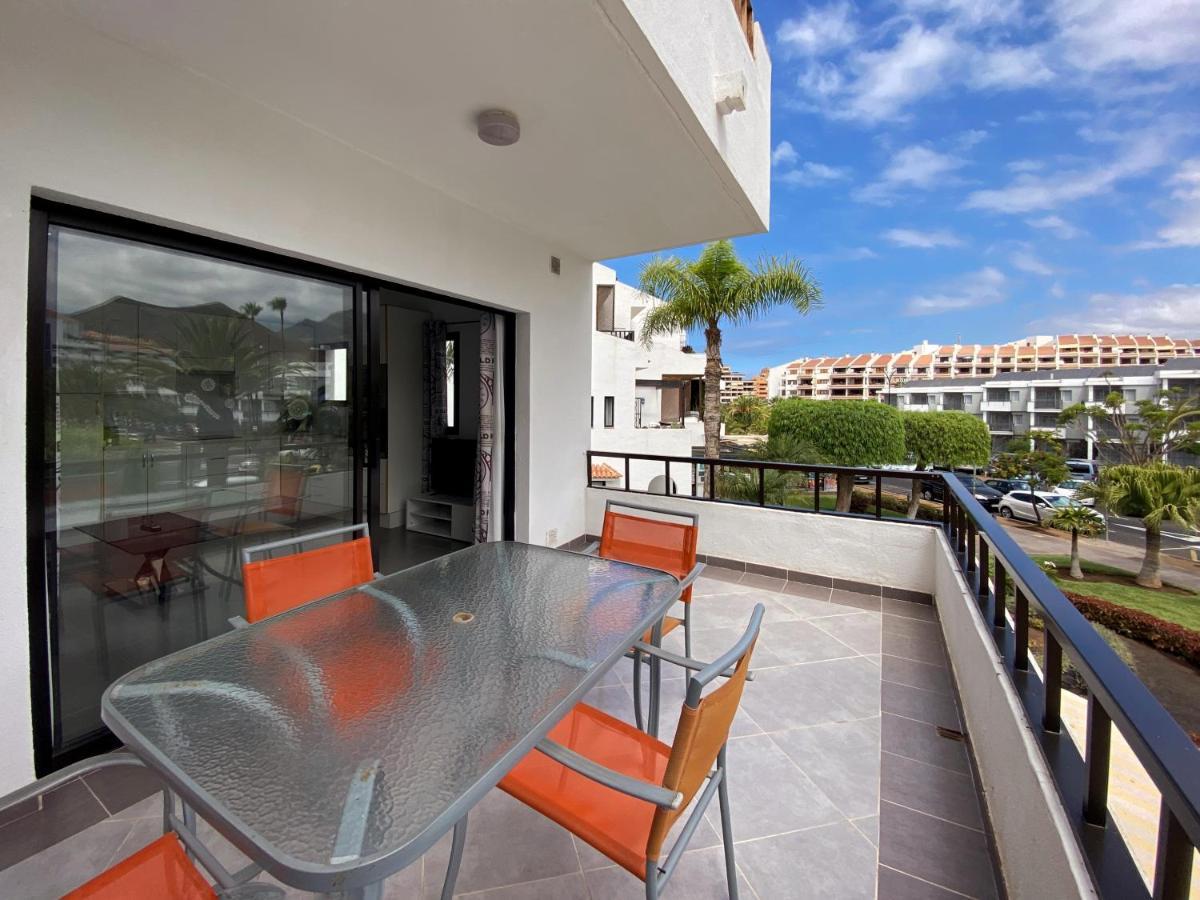 1 Bed Los Cristianos Near The Bus Station Arona  Zewnętrze zdjęcie